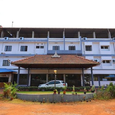 Отель Kukuresidency Wadakkanchery Экстерьер фото