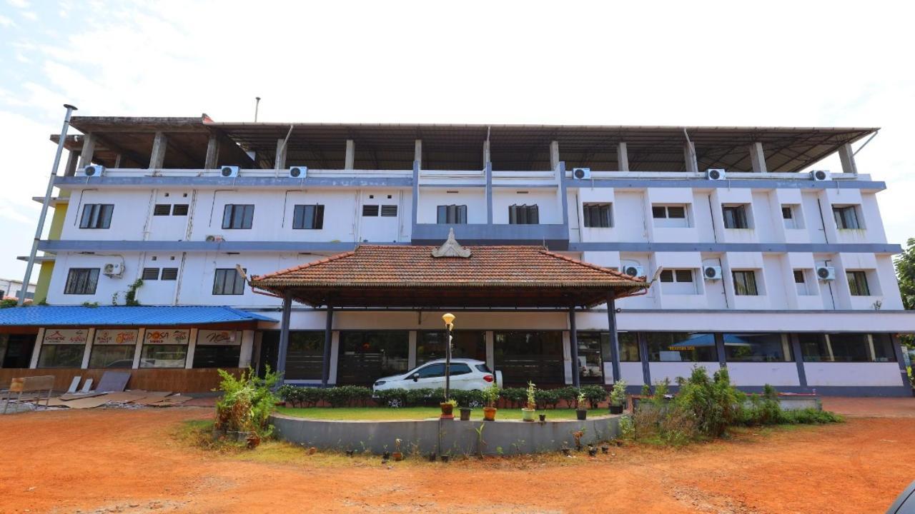 Отель Kukuresidency Wadakkanchery Экстерьер фото